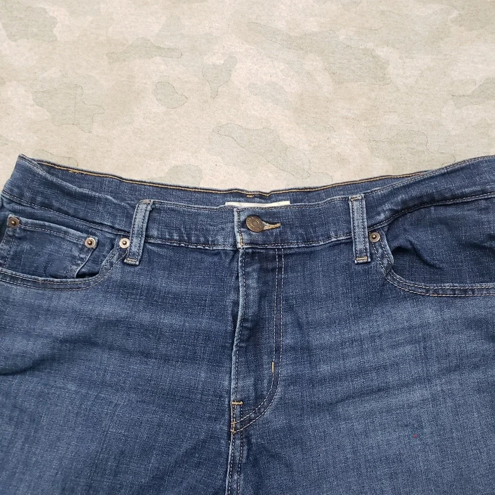 Levi's Shorts Womens 34 Blue Mid Length Stretch Denim Medium Wash
